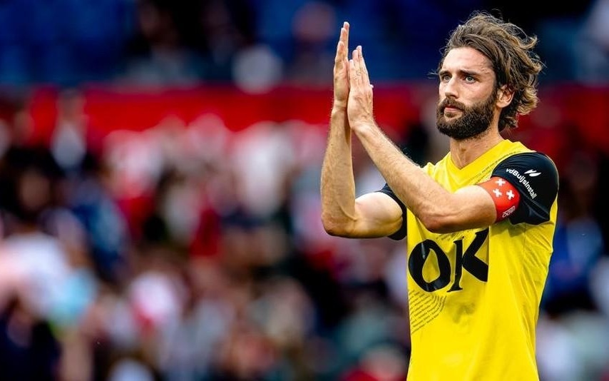 球场上的每 球场上的每